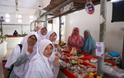 Observasi Lapangan, Siswa SMA AABS Terjun Langsung ke Pasar Manis Purwokerto